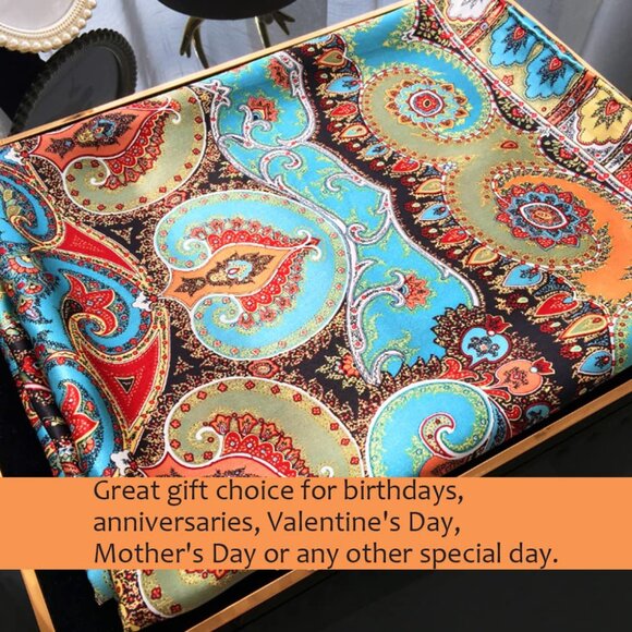 Small square paisley scarf 21" x 21" - Picture 6 of 6